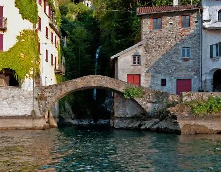La Fenetre Rouge, Sul Ponte Della Civera